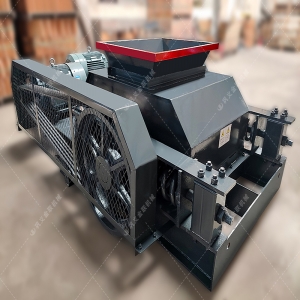 2pgc600X750狼牙式破碎機發往湖南婁底