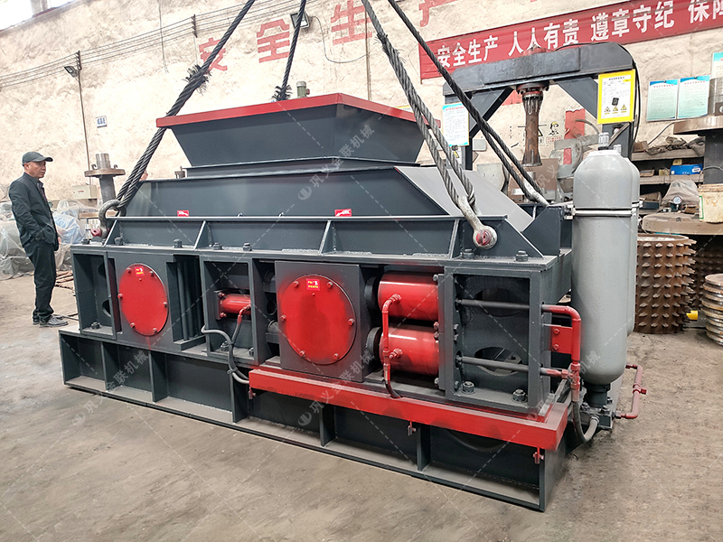 1200x800液壓直連式對輥制砂機發往河北邯鄲